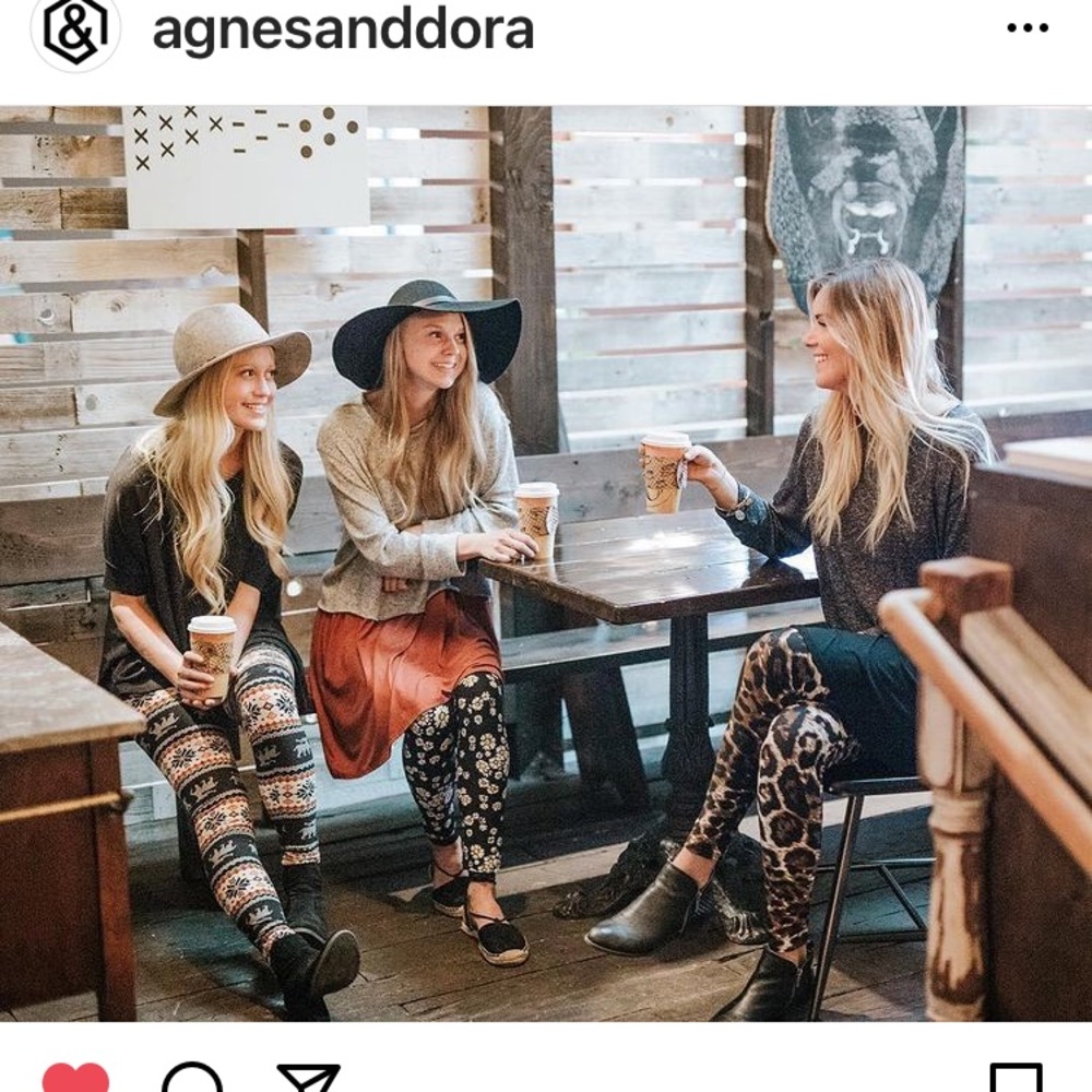AGNES AND DORA NEW LEGGINGS S/M